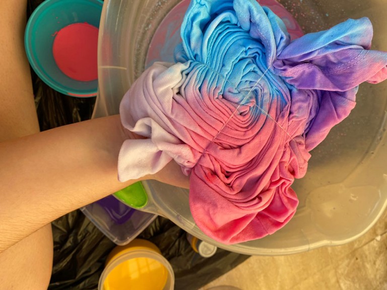 how to wash multiple tie dye shirts together